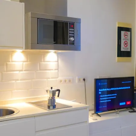 Apartment Oceanside Luxury Loft - Fast Wi-fi - Workstations *