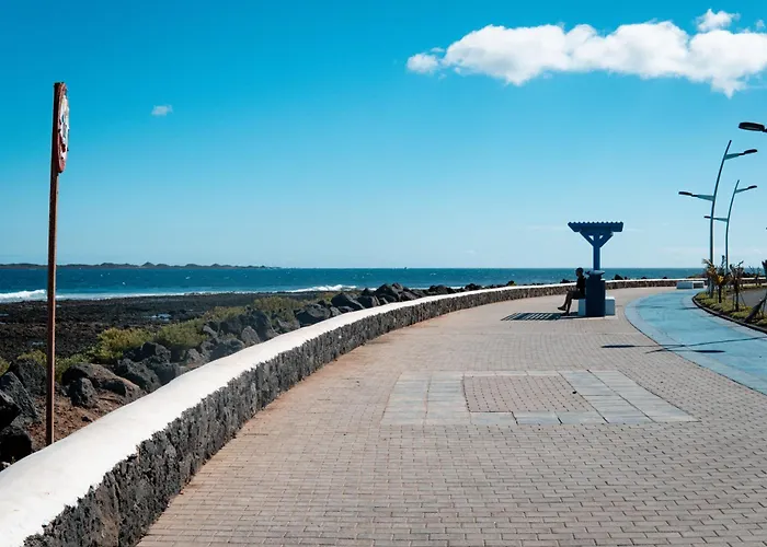 Oceanside Luxury Loft - Fast Wi-fi - Workstations Апартаменты